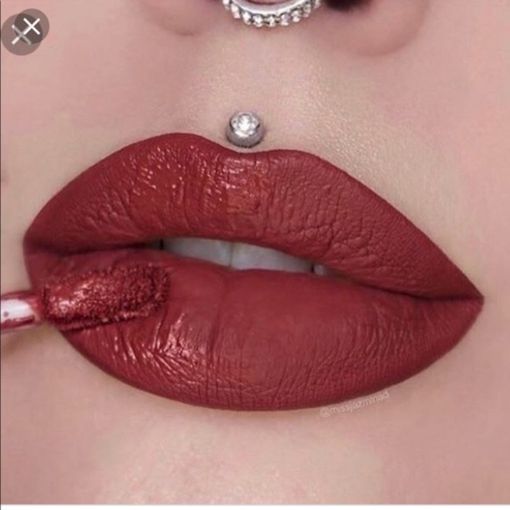 ❌❌SOLD❌❌ABH DAZED- redwood color